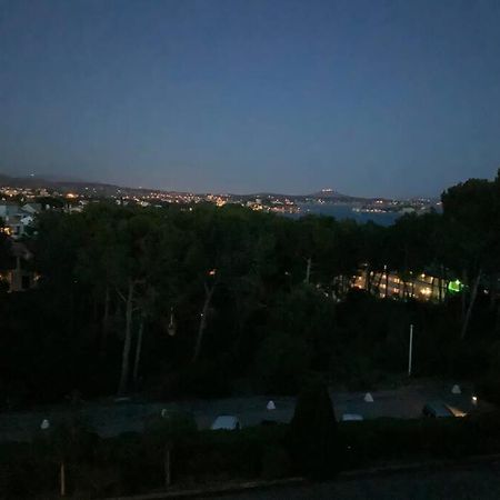 Athena Ohana, Les Pieds Dans L'Eau Bandol Esterno foto
