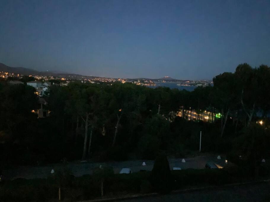 Athena Ohana, Les Pieds Dans L'Eau Bandol Esterno foto