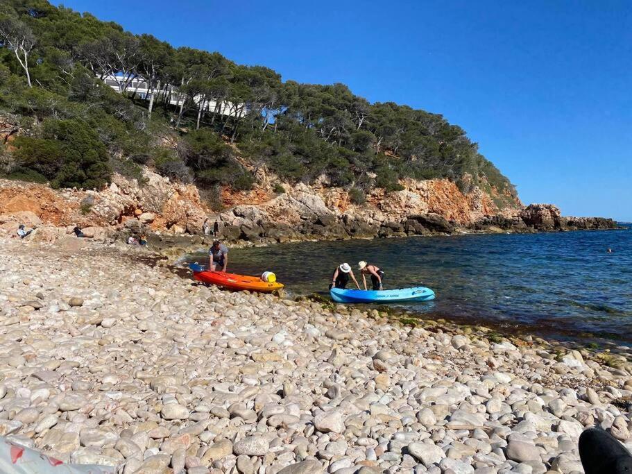 Athena Ohana, Les Pieds Dans L'Eau Bandol Esterno foto